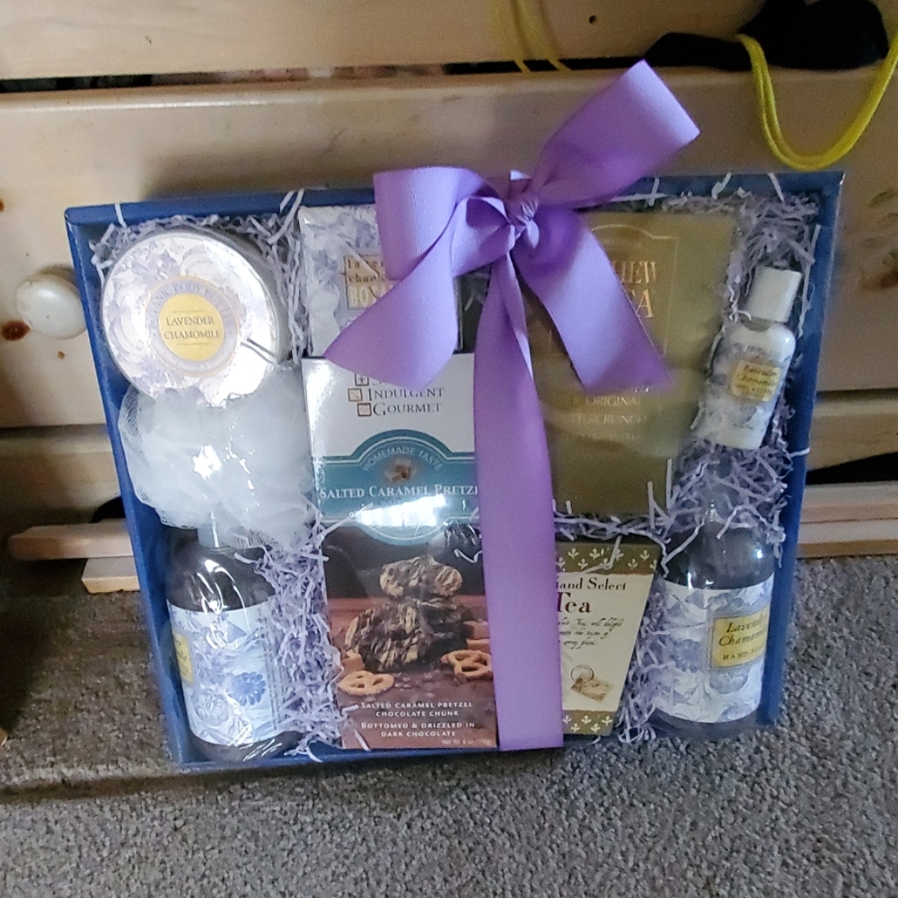 Gift Package - image 1